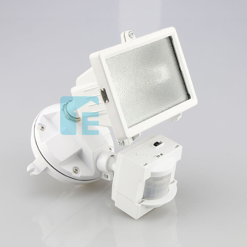 Chamberlain Sensor Light White Halogen Head With 110° Sensor